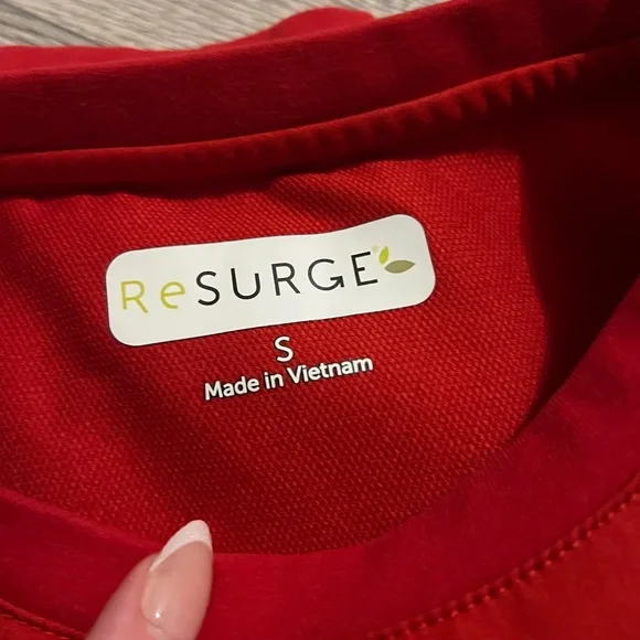Resurge brand scrubs - Picture 2 of 4